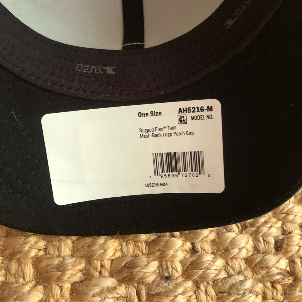 New: Carhartt RUGGED FLEX® TWILL MESH-BACK LOGO PATCH CAP 105216. One Size